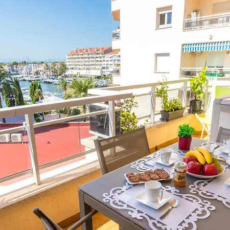 Club Nautic-22 By Interhome * Empuriabrava